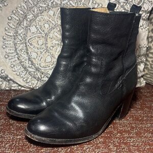 Frye Janis Gore Black Heeled Leather Boots western inspired high heel boots 9